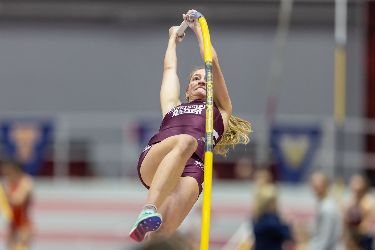 HailStateTF's tweet photo. Maddy Kish finishes 🥈 while Emma Hunt finished 🥉 in the women's pole vault! 

Maddy Kish - 4.07 | 13'4.25" 
Emma Hunt - 4.07 | 13'4.25"

#HailState🐶 https://t.co/JD7LgYOylh