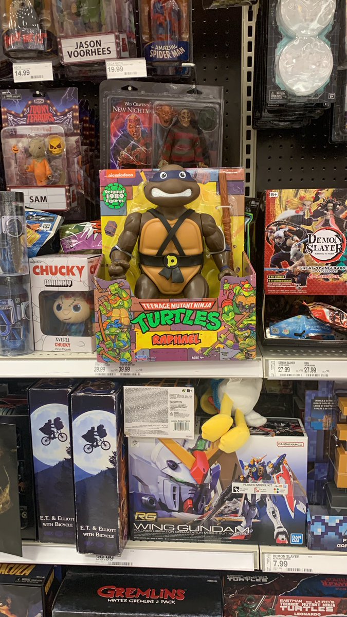 Roxo_Right's tweet photo. Good job @Target @Nickelodeon @PlaymatesToys but you’re wrong… smh #ripDonatello https://t.co/3O3ccLLpma