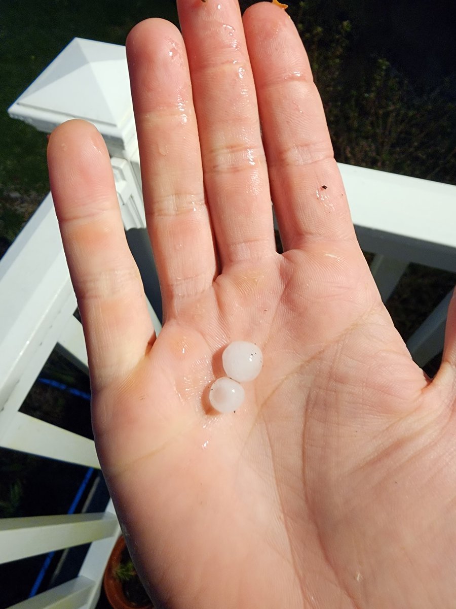 ClimbeRocker's tweet photo. In West Milford, NJ #n12stormwatchers https://t.co/WzKfjAo3aR