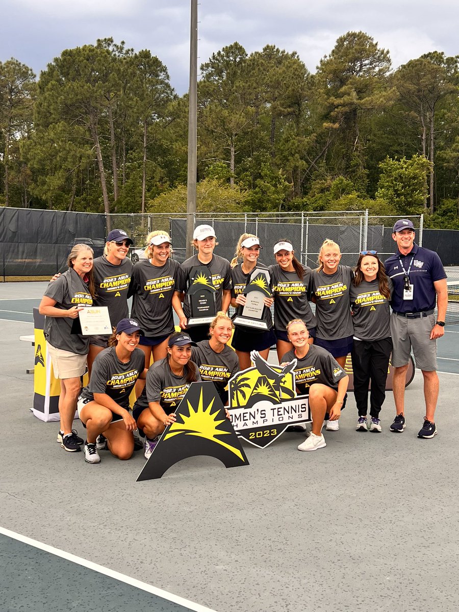 MorrowUNF's tweet photo. .@OspreyWTEN = @ASUNTennis Champions!!! 🏆💍 https://t.co/Fa81t4ewYq
