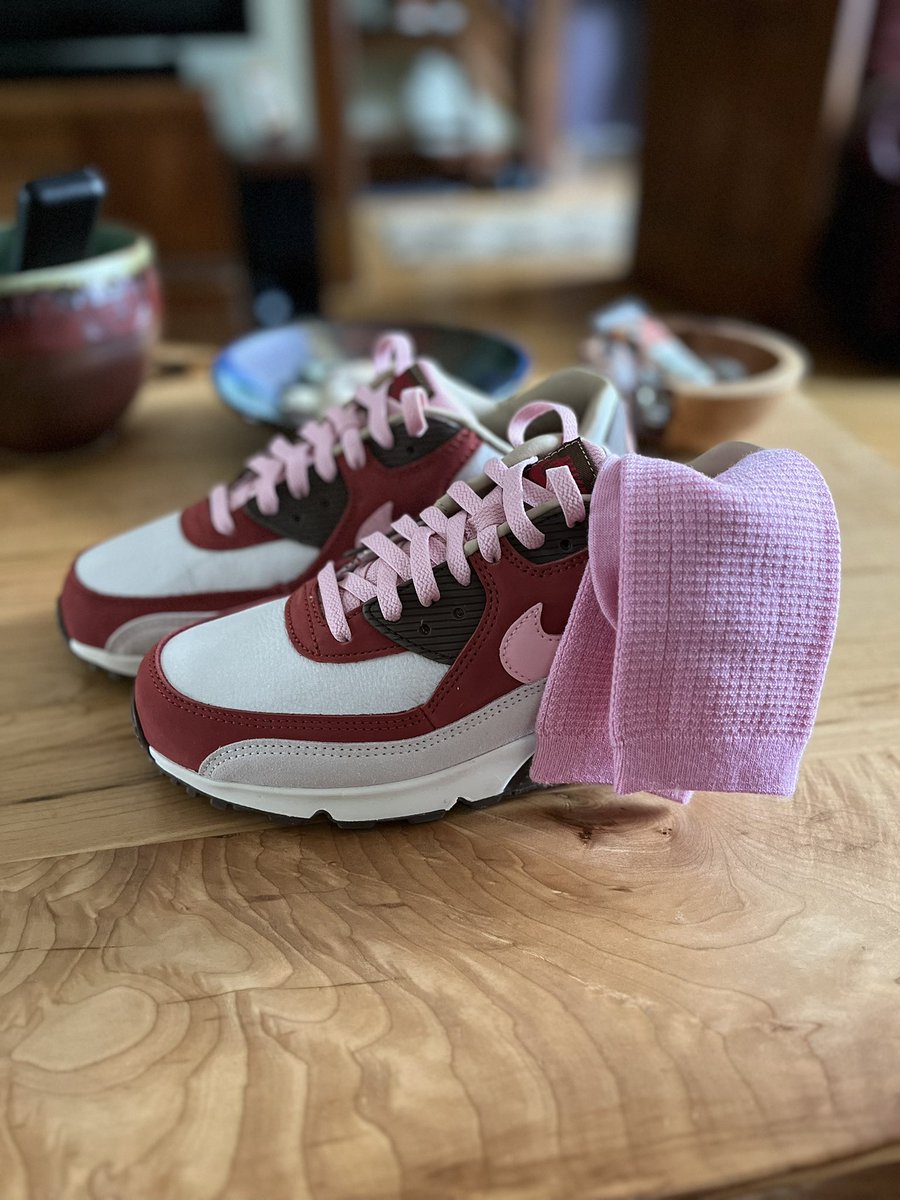 thegoodnessfund's tweet photo. Finally got some 🧦 for my #dqm #airmax90 #sneakers
Which #socks do you like the most for this #colourway ? https://t.co/R4nwfqwGx3