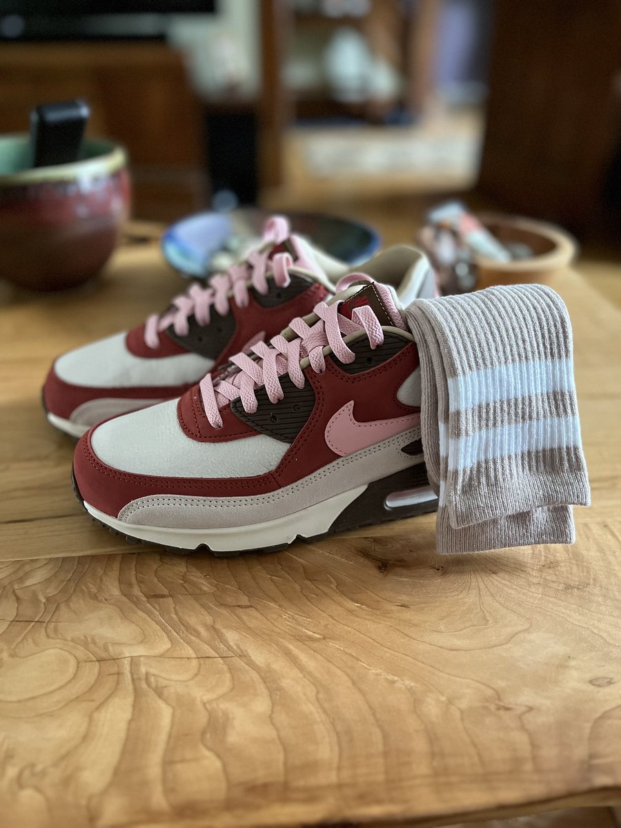thegoodnessfund's tweet photo. Finally got some 🧦 for my #dqm #airmax90 #sneakers
Which #socks do you like the most for this #colourway ? https://t.co/R4nwfqwGx3