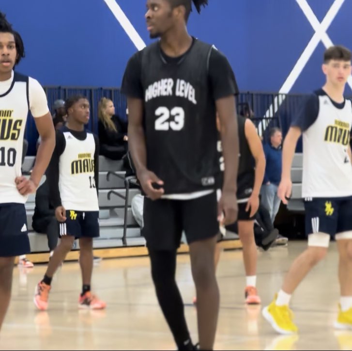 HigherLevelAAU's tweet photo. @HigherLevelAAU 17U PREMIER dominate the paint in a WIN today. 42 rebounds as a team, 2024 6’7 PF Yonis Youbi / @brooke_point notched 13 points, 6 boards, 2023 6’2 WG @JaysonWhite17 13 points, 6 boards, 2024 PG 6’1 @doylebrown_ 13 points! @marqueehoops https://t.co/c4hAaxXkj1