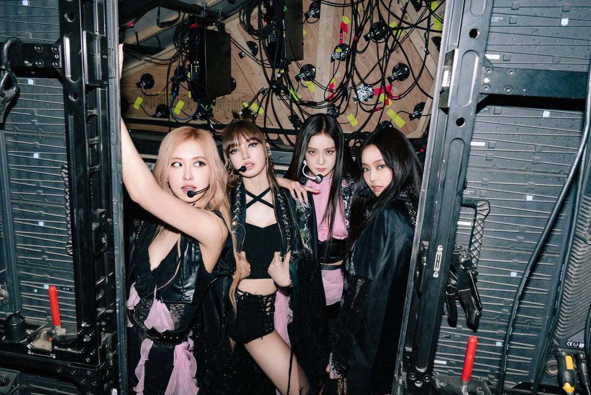 BlackpinkFL_'s tweet photo. See you tonight, Coachella! https://t.co/UKxNLCjgfD