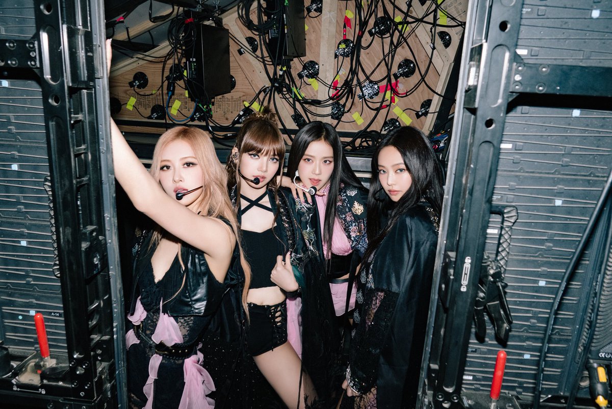 BlackpinkFL_'s tweet photo. See you tonight, Coachella! https://t.co/UKxNLCjgfD
