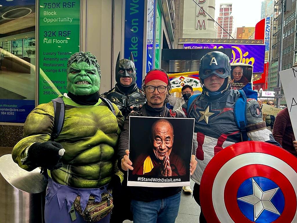 #westandwithdalailama
#IStandWithDalaiLama
Protest in #NewYork
<a href="/lhadon/">Lhadon ལྷ་སྒྲོན།</a> <a href="/tkdb10/">Tenzin Kunga</a> <a href="/tendor/">Tendor</a> <a href="/bhuchungtsering/">བུ་ཆུང་ཀེ་ཚེ་རིང་།</a> <a href="/ViralTibet/">ViralTibet</a> <a href="/BAFoTTibet/">BA Friends of Tibet བོད།</a> <a href="/freetibetorg/">Free Tibet</a> <a href="/hkfp/">Hong Kong Free Press HKFP</a> <a href="/MOFA_Taiwan/">外交部 Ministry of Foreign Affairs, ROC (Taiwan) 🇹🇼</a> <a href="/SaveTibet_EU/">ICT Brussels</a> <a href="/PTI_News/">Press Trust of India</a> <a href="/ndtvfeed/">NDTV News feed</a> <a href="/htTweets/">Hindustan Times</a> <a href="/IndiaTodayFLASH/">IndiaTodayFLASH</a> <a href="/ZeeNewsEnglish/">Zee News English</a> <a href="/DDNewslive/">DD News</a>
#TimesSquare #FreeTibet