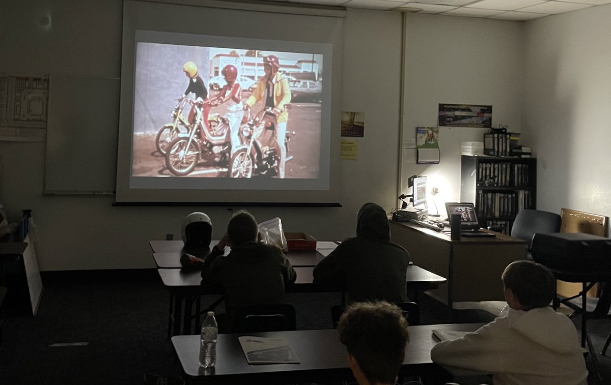 There’s no school like the Old School! 

It’s #MopedSafety class in Fort Dodge today, and along w/ the basics like #AlwaysWearAHelmet and #RideSober, they watched a vintage safety film from the 70’s! 🕺 Goes to show that some things never change! 🏍️🏍️🏍️