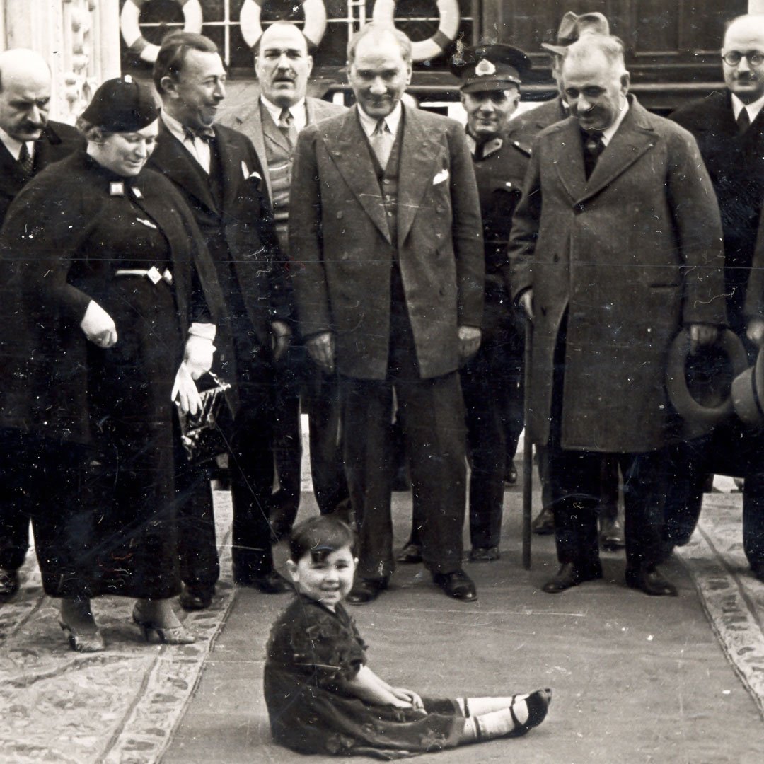 23 Nisan Ulusal Egemenlik ve Çocuk Bayramımız kutlu olsun! Faziletli Cumhuriyetimizin kurucusu Gazi Mustafa Kemal Atatürk'ü saygı, sevgi ve rahmetle anıyoruz. 🇹🇷