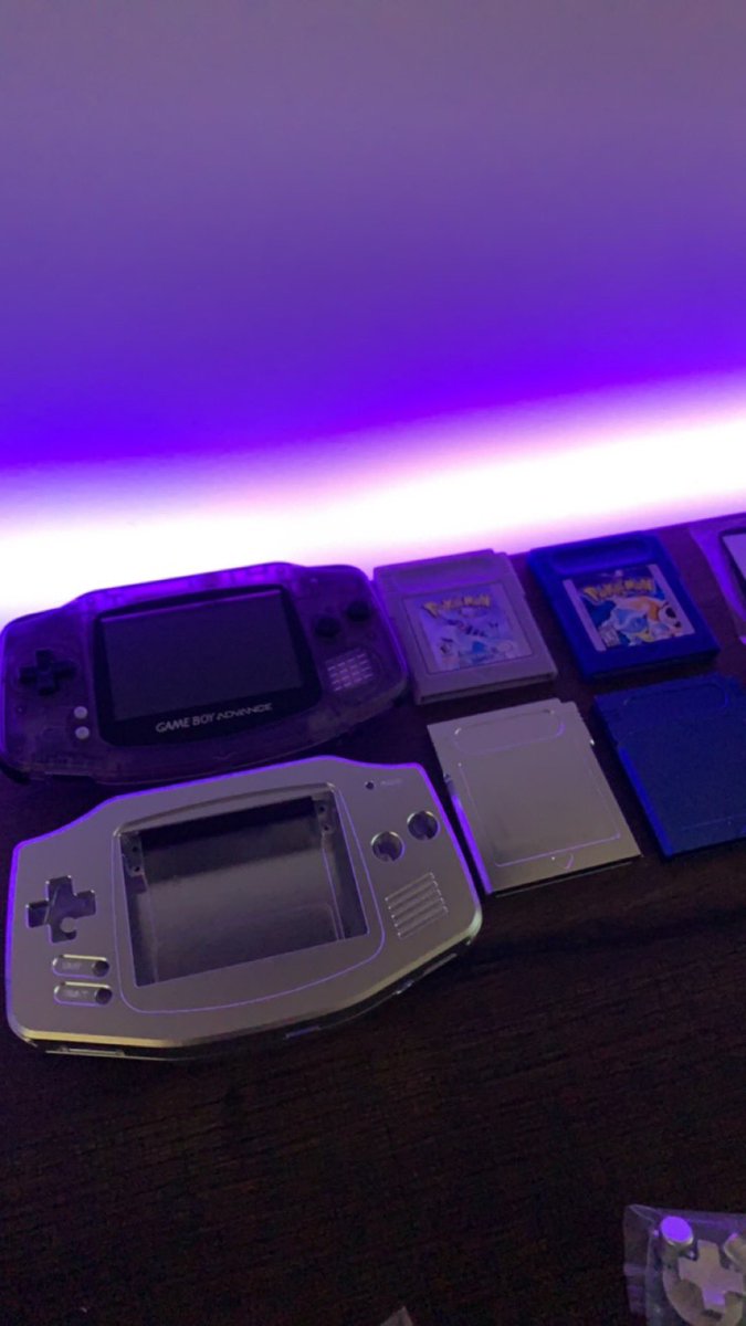 towbazko's tweet photo. Full metal gaming 🤘 @PixelBoxy
#boxypixel #GameBoy #GBA #Nintendo #Pokemon https://t.co/Ptm0FnF70D