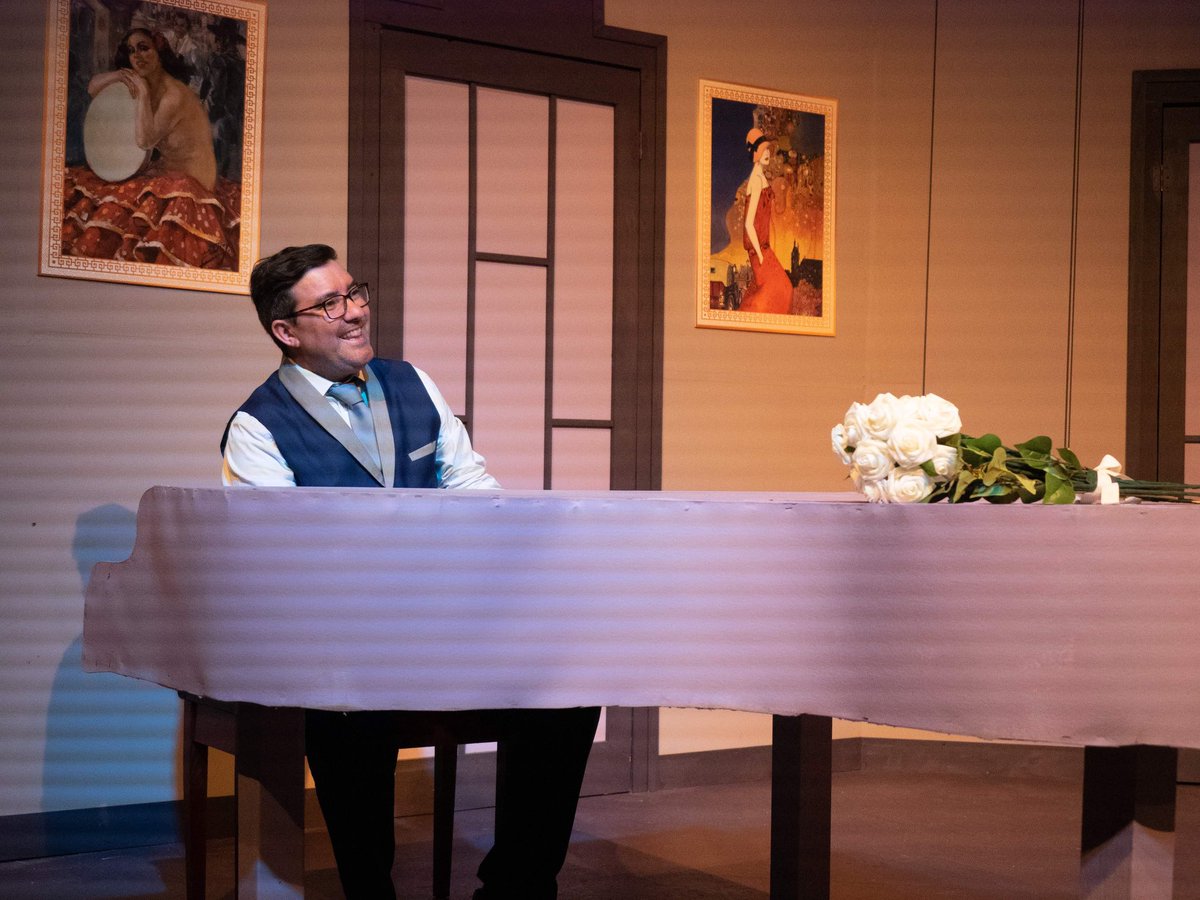 sct_tweets's tweet photo. One more show! Congratulations, break legs and happy trails to the amazing cast and crew of "Suite Surrender!" Thanks for the laughs! Cheers to tonight! https://t.co/G2tdQdas01