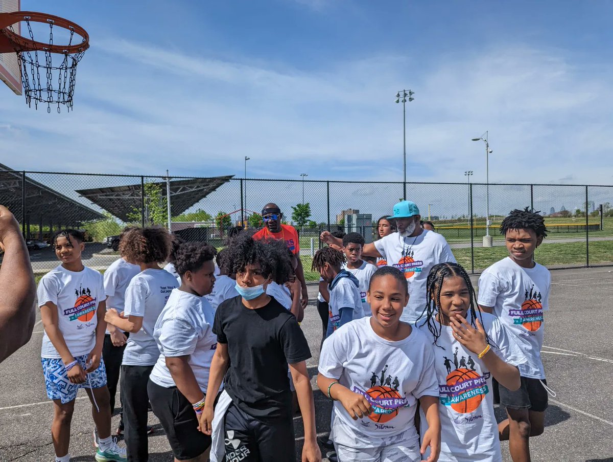 NRMedia50's tweet image. Another successful event at the Kroc Center in Camden New Jersey with the kids for the Siloam Full Court Press Awareness, former NBA player and our good friend Jumaine Jones everyone please check this out @siloam_wellness @AmyTrask💯🏀👍🔥🐐 #NRMedia #KrocCenter #Camden