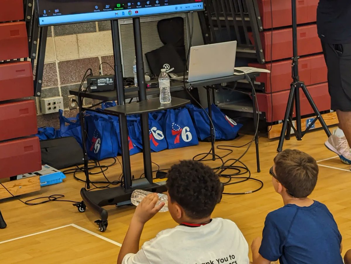 NRMedia50's tweet image. Another successful event at the Kroc Center in Camden New Jersey with the kids for the Siloam Full Court Press Awareness, former NBA player and our good friend Jumaine Jones everyone please check this out @siloam_wellness @AmyTrask💯🏀👍🔥🐐 #NRMedia #KrocCenter #Camden