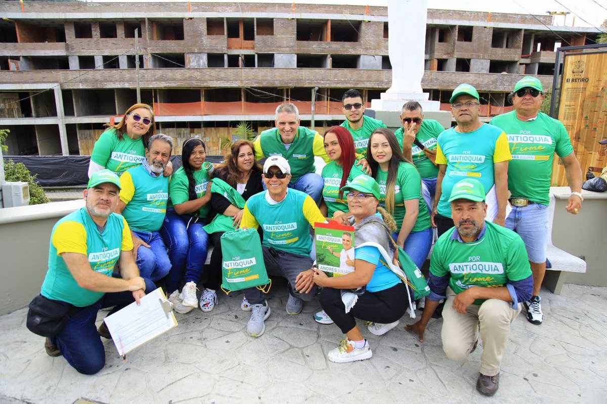 AndresJRendonC's tweet photo. El Retiro como otros municipios del Oriente cercano se ha vuelto una gran alternativa de vivienda para muchos antioqueños. Sin embargo, continua teniendo una vocación de ecoturismo y sigue referente de ebanistería, carpintería y agricultura.
Hoy además me tocó un evento deportivo que congregó a decenas de ciclistas y aficionados. 
#PorAntioquiaFirme