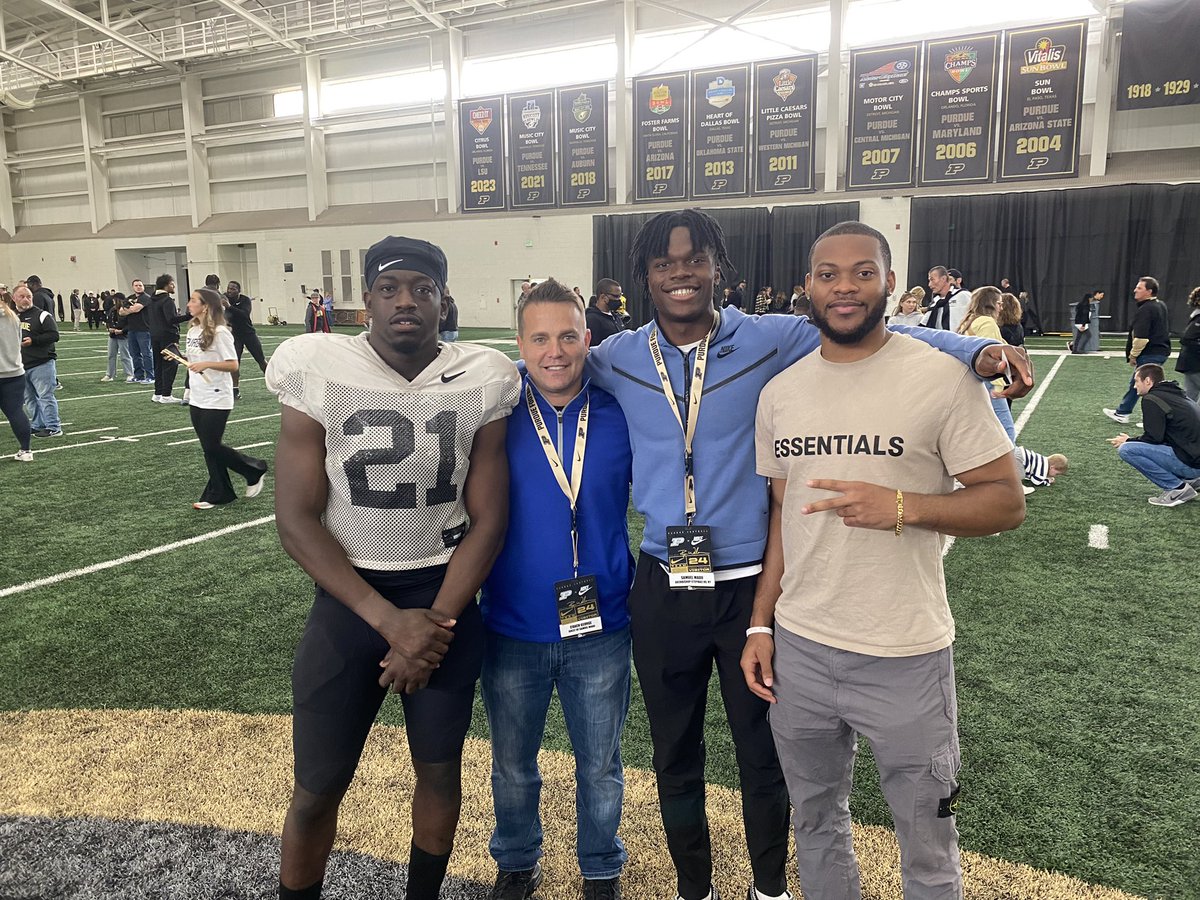 AboutUOutreach's tweet photo. NYC DBU and Strength &amp; Conditioning U at @BoilerFootball https://t.co/ydaHGMZwID