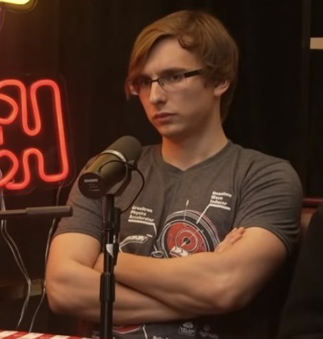 people finding out charlie slimecicle is in fact a buff guy is the greatest thing to watch like this dude did 200 push ups on stream and throws people around like it’s nothing he is STRONG