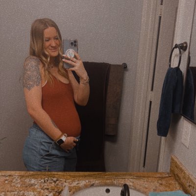 VadenNicole's tweet photo. #NewProfilePic https://t.co/fhjCOnUgYd