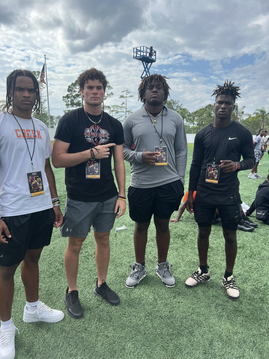 KamronChamble's tweet photo. Had a great time at the wildcats spring game today @Coach_Stuck @nickthepick36 @LukeSmith1219 @TonyKinsler2 @derrynorris4 #GoWildcats https://t.co/T546cqU5lp