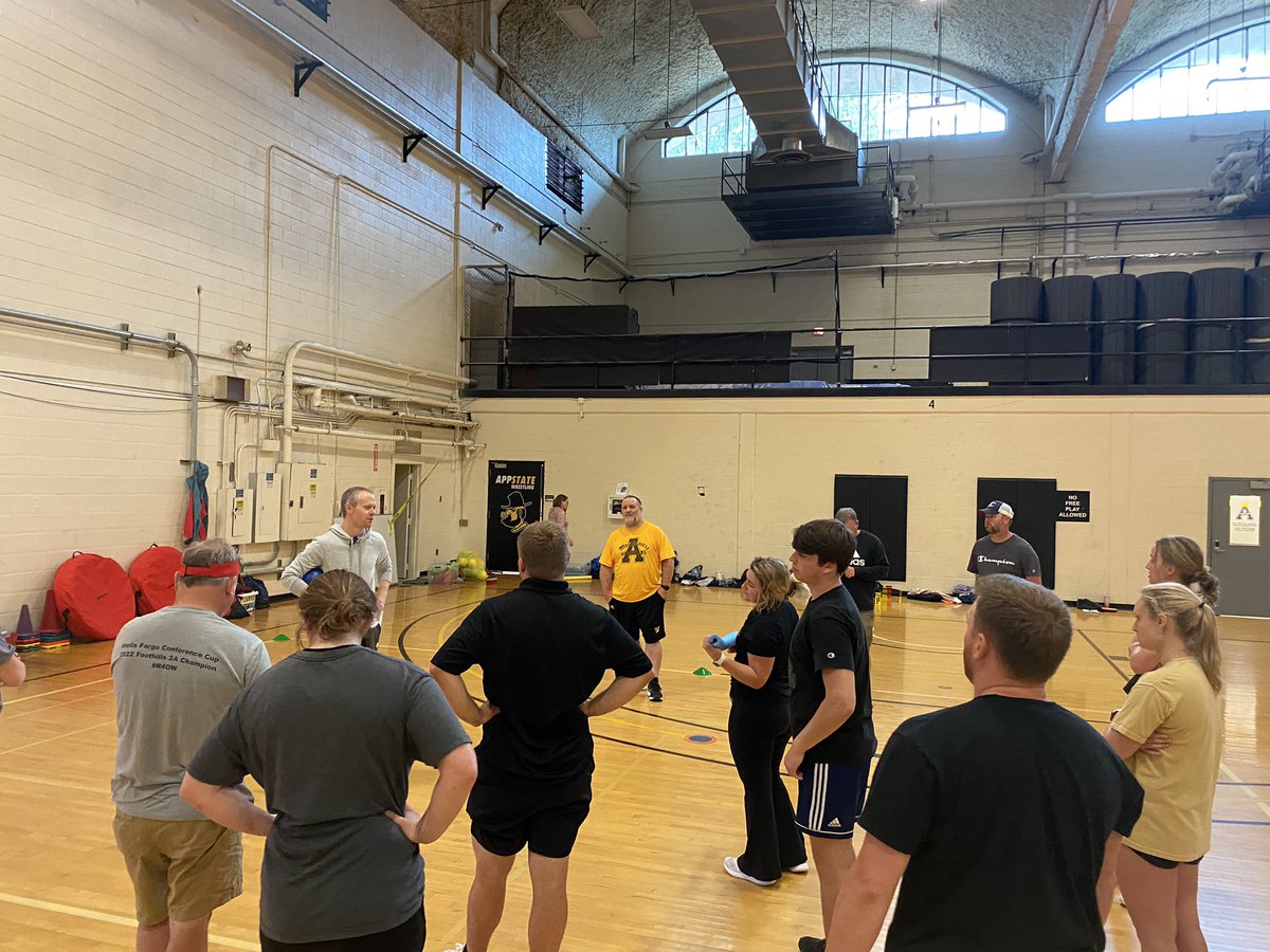 btowner13's tweet photo. Some pics from #NCSHAPE Regional workshop at App State. Great presentations by @DanielBayer05, @ncpe4life, @peinaction, and @AppSt_HPECclub https://t.co/cwA0I7Vjn7