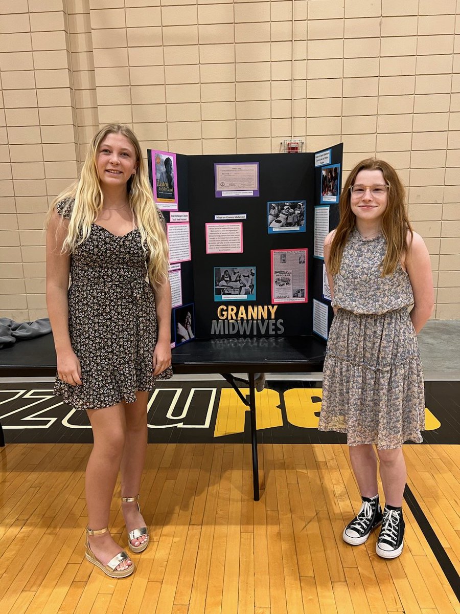 lefeber_josh's tweet photo. Congrats to our @spoofhound1 Ss for participating in @nhdmo in Columbia today! Josie &amp; Keagan and Lydia made the final round of six! #NHDMO #GrannieMidWives #InterstateHwy #SpoofhoundPride https://t.co/QgUu0GYSDN