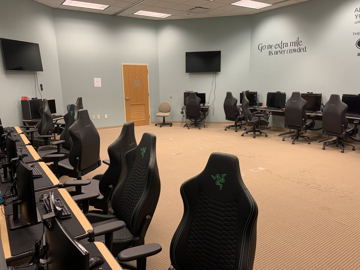 HSCFVLS's tweet photo. Includes a … gaming room!?!? https://t.co/ceJaKhXh6N