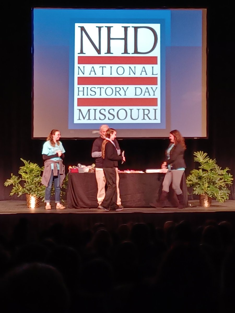 Lydia places 2nd in Senior Divsion Paper and advances to Nationals!