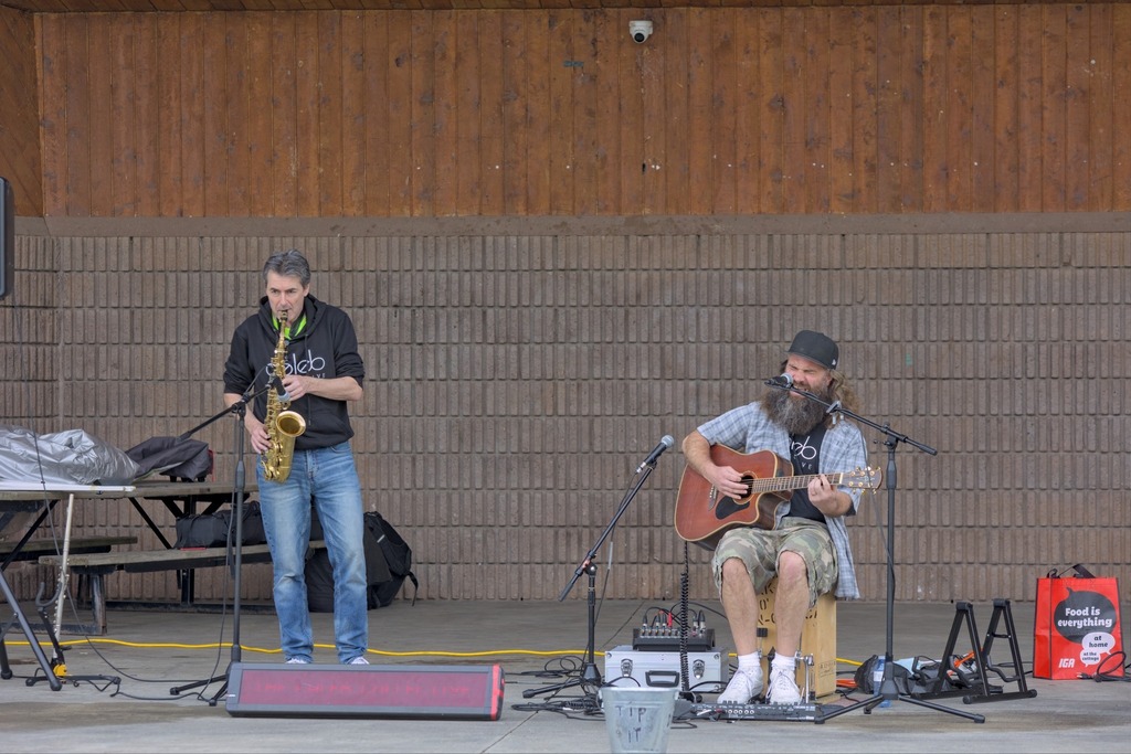 The Caleb Collective performing at Earth Day in Lamoreux Park. If you haven't listened to them, you are missing something.

More photos soon.

#darktable #mtp_people #mtp_music_and_sound #earthday #musician #canadianmusic #canadianmusicians #sax #guitar … instagr.am/p/CrWqOr_Medd/