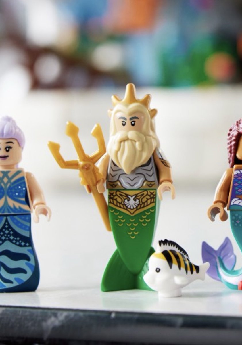 jonp_rry's tweet photo. An @EricAndFazio minifig @LegoWith #afolwac https://t.co/gwdDtHjnkH