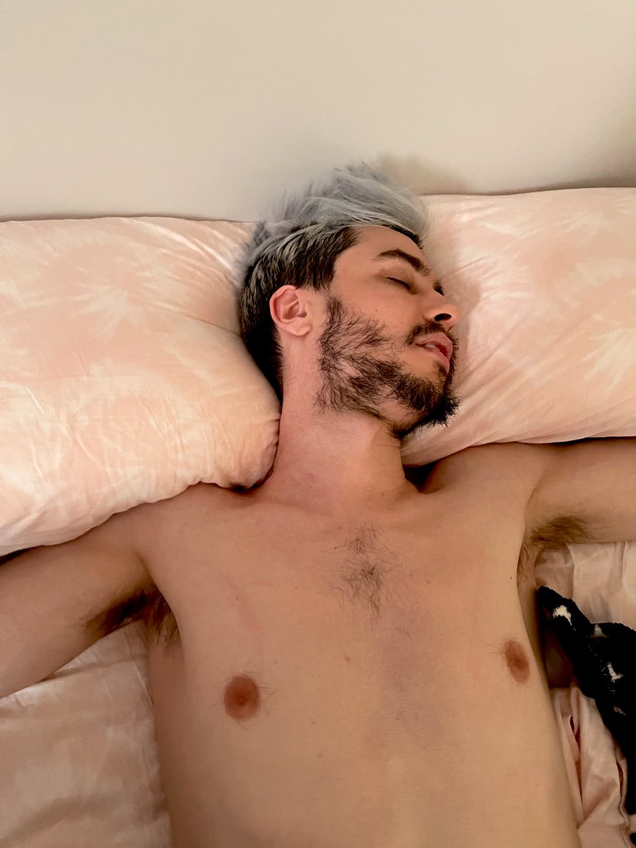 Se cierra el día así ? 😴😴✝️