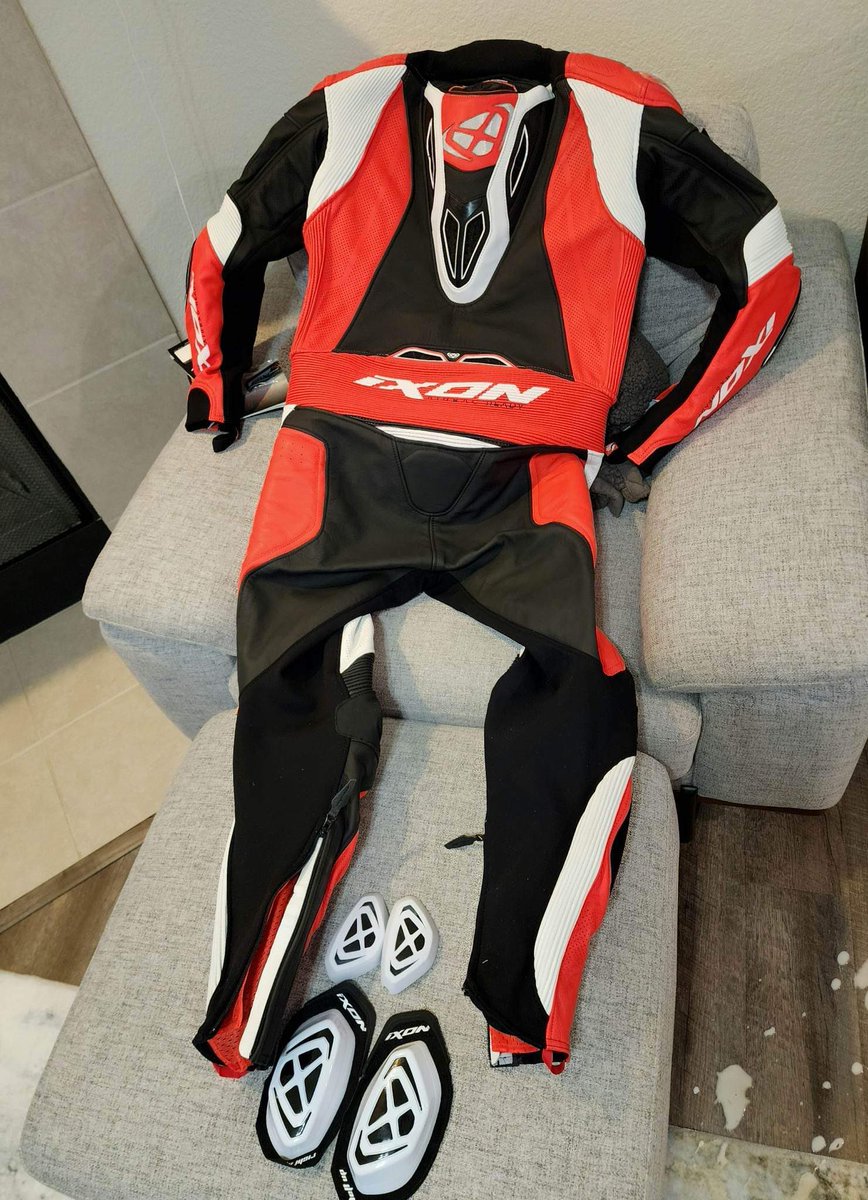 AddrenalineTV's tweet photo. New suit goofin https://t.co/9Fa4Vh3AXh