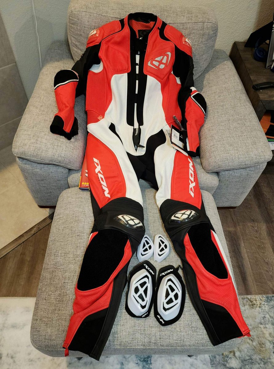 AddrenalineTV's tweet photo. New suit goofin https://t.co/9Fa4Vh3AXh