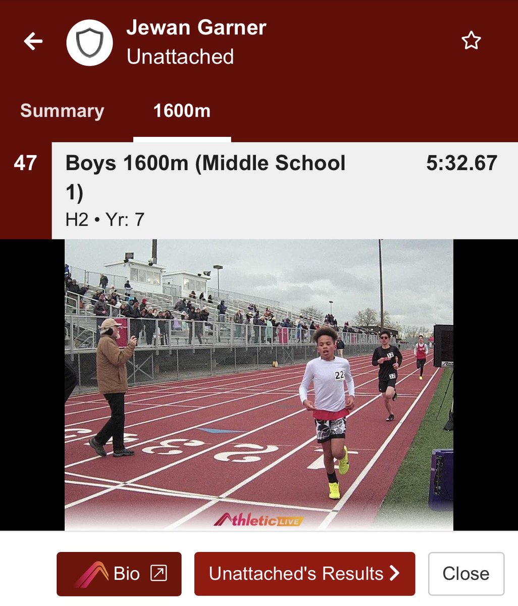 TheBrookXCTF's tweet photo. Two #FutureRaiders Yorachukwu Ifeajekwu and Jewan Garner race in the snow at @DistNightPal #DNIP23 #TheBrook https://t.co/6FyFiw0r0z