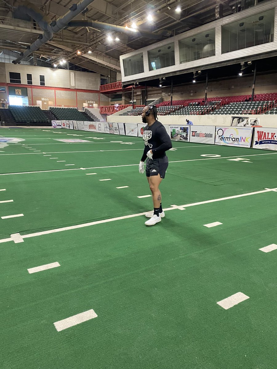 BallHawk_Carter's tweet photo. Game Day #ArenaBall #MississippiRaiders 🏈 https://t.co/3SBX38Hvq6
