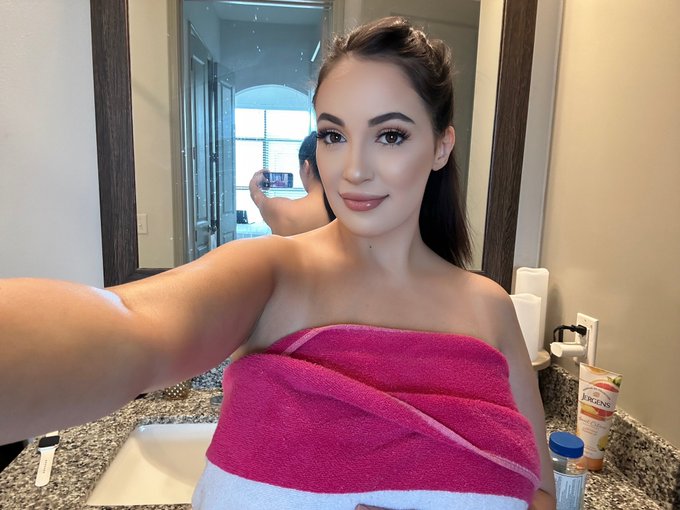 Happy Saturday! I just finished shooting a ton of customs !😝 I&rsquo;ll be on Mfc and twitch this week! Can&rsquo;t<a href="/tag/mvsales"class="tags"><span>#mvsales</span></a>