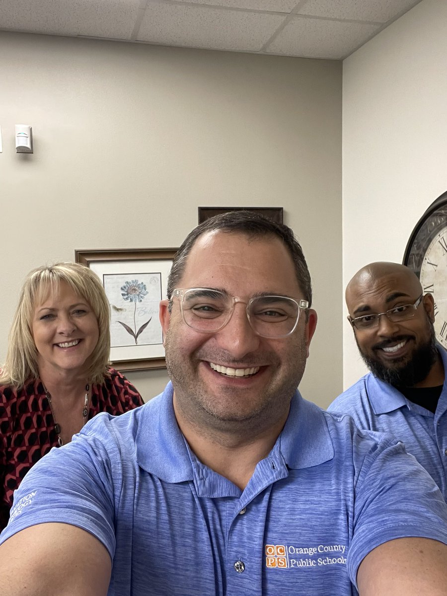 Kendell and I were thrilled to finish up #FiveVisitFriday @SummerlakeOCPS and my longtime principal colleague, Delaine Bender! She was amazing, as always and has a beautiful school! We talked through a few tech things and then got to catch up! @DrRahim_Jones @OCPSnews
