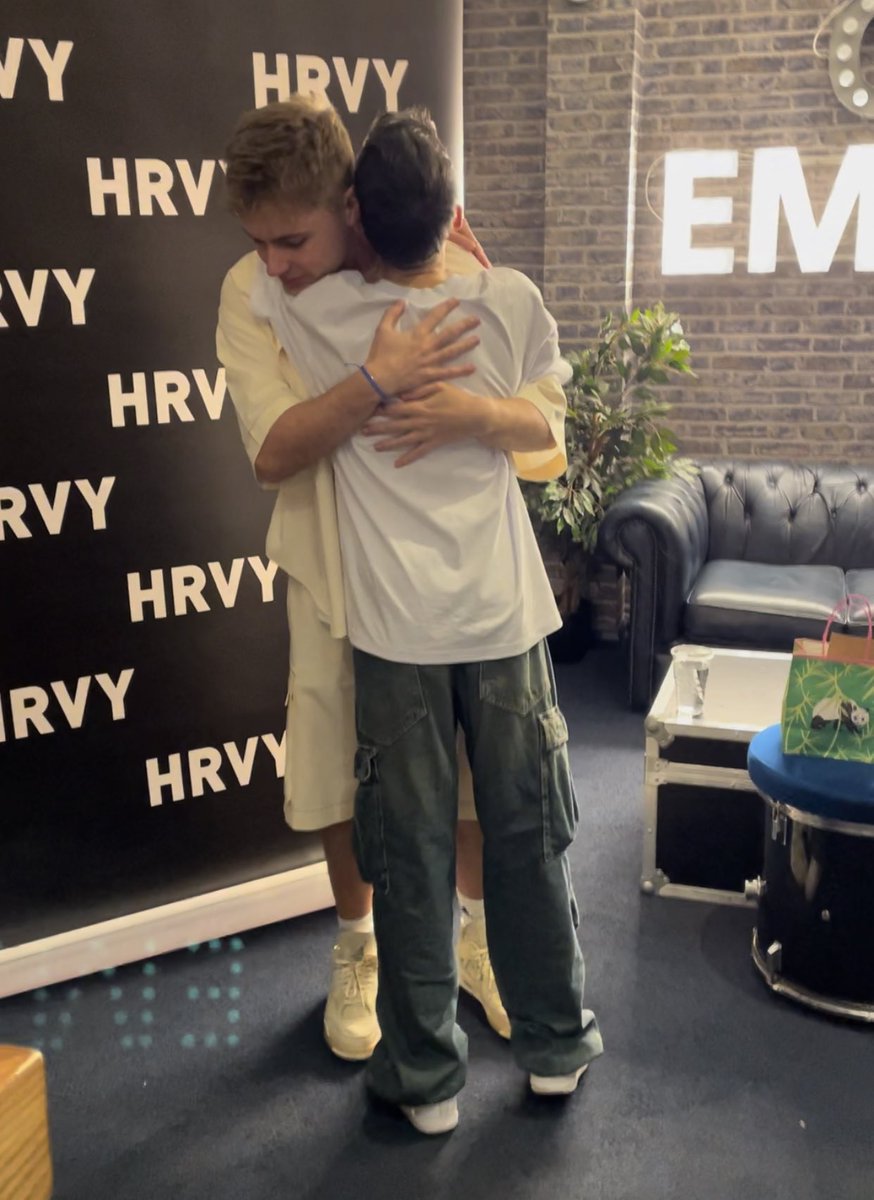 ReeceCancho's tweet photo. I could never describe this feeling, I just feel my heart full and my life completed. You know how important you are in my life, thank you for every single thing and for every moment, for taking the time and more a million reasons more. I love you so much @HRVY ♥️ https://t.co/rgCP8dlWLL