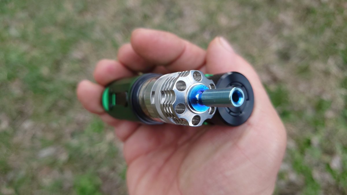 CebrjowHwScHCkj's tweet photo. 皆さん、おはよっチェ😆👍今日も宜しくご安全に。🙇💦#paramour mod + #ambitionmods Ripley MTL/RDL RDTA + #SPICEドリチ 😋💦 #VAPE #vape好きな人と繋がりたい #VAPE好きと繋がりたい #VAPE初心者 #mechlyfe #mechlyfex #falloutvape #Mrjustright1 #ParamourSBSBoxMod https://t.co/dTt6nl34bD
