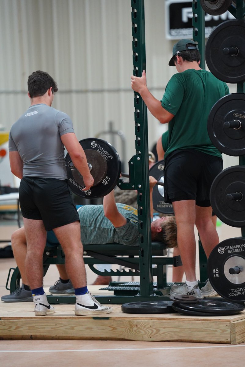 BrodyEstave's tweet photo. Great time at BG’s powerlifting event today. #BGS #puttinginwork https://t.co/tP04dTaxxf