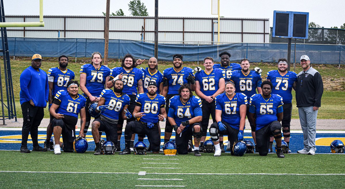 That’s a wrap. Spring Ball #1 with these guys is done. Proud of the attention to detail and effort given to get better over the past 15 practices! Excited for what the future holds. THE UNIT. THE UNIT. THE UNIT. #PlaceAtTheTable #NDG ⛈️🏈