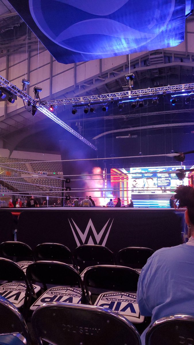 averylehner's tweet image. Let get this show started #WWEFortWayne