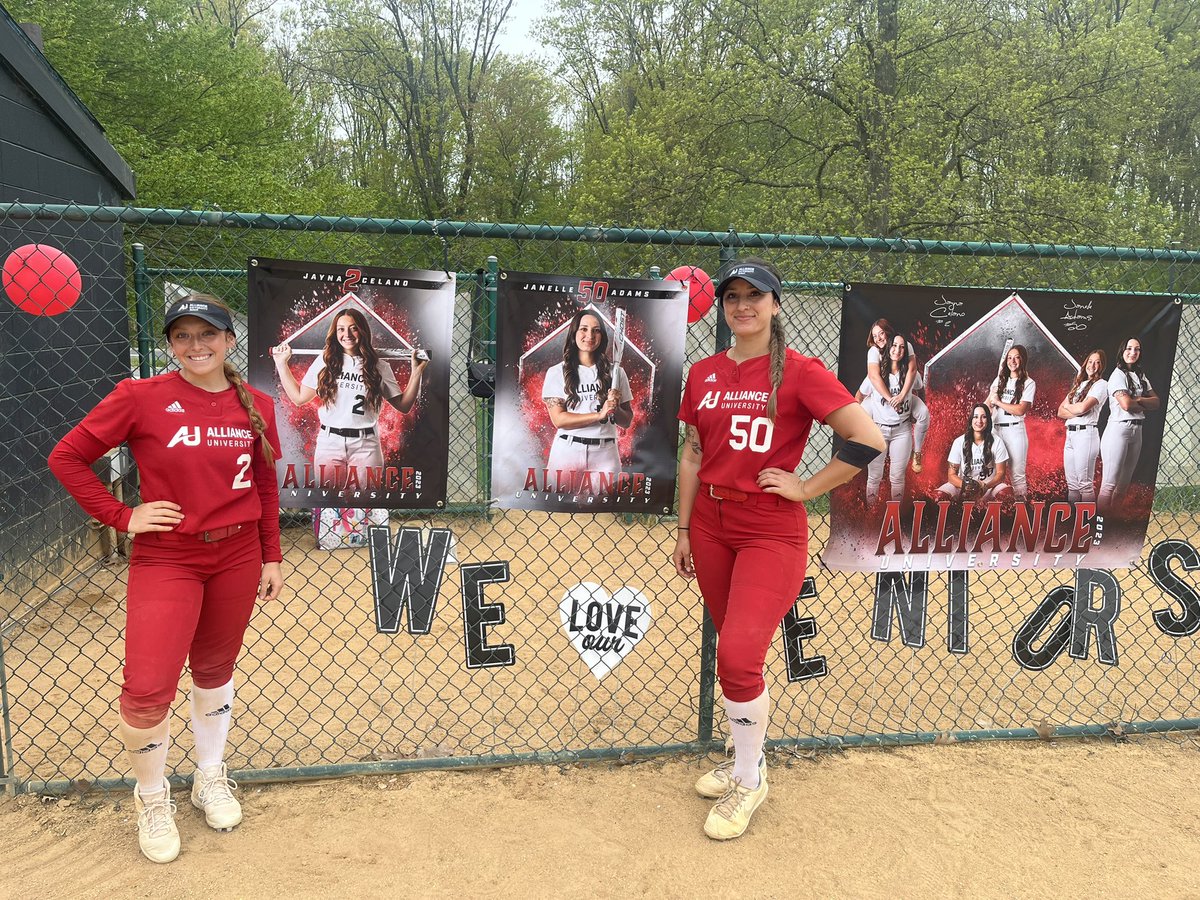 Thank you to the families and fans who came out to our games today against Chestnut Hill!! seniors we love you and will miss you next season🥎❤️