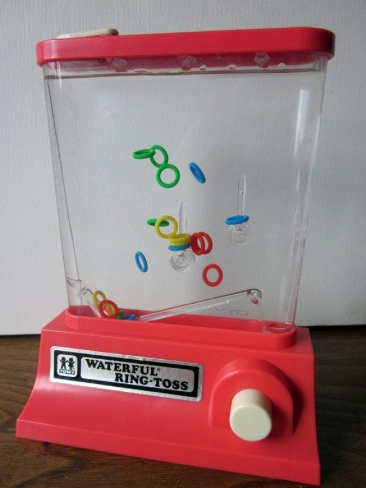 ManiaMerchand's tweet photo. Hoy tenemos tablets y antes flipabamos con esto, alguien lo recuerda? #los90 #los80 #Retro #egb  #juguetes https://t.co/TQDpwulcIY