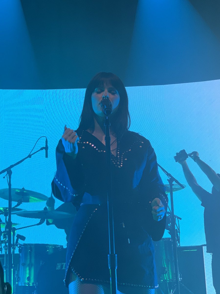 Mike_McGraw's tweet photo. I was up front for @spiritboxband last night. They were amazing.  The soundcheck and Q&amp;A tickets were great. @corklezlaplante https://t.co/YLiEZDwH6i