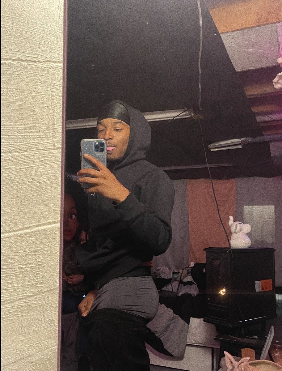 iamdeevonn's tweet photo. Idk why https://t.co/lVWn9K81Hb