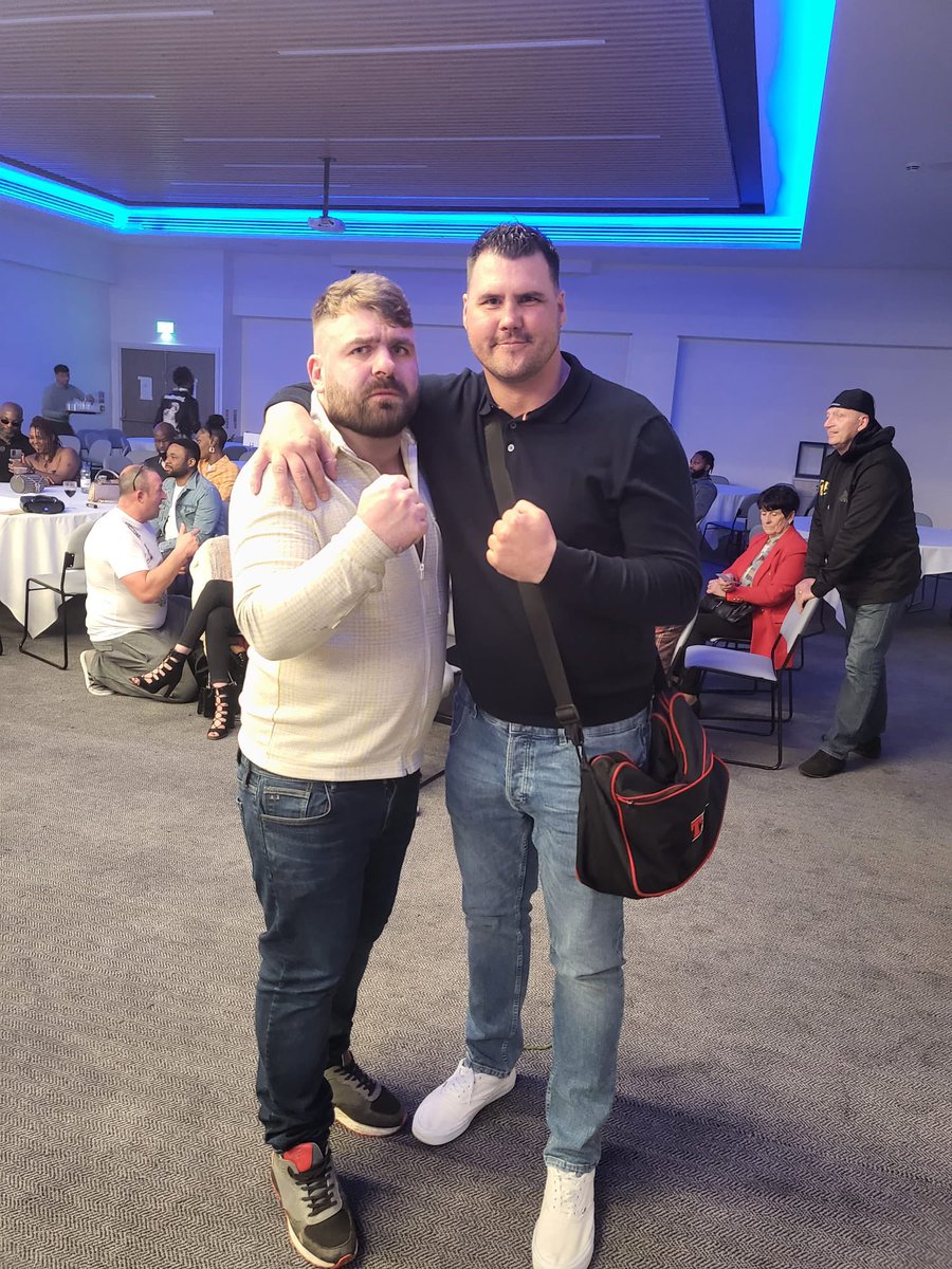 Great to see my good friend tonight <a href="/Danbreeze961/">Danbreeze96</a> at our show, we had an interesting chat some big news coming soon… keep an eye out!