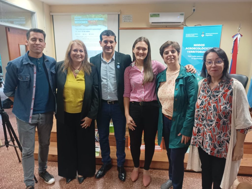 meridiano_55's tweet photo. Reflexionan sobre agroecología en la Facultad de Arte y Diseño #educación #locales
En el marco del Lanzamiento del Nodo Agroecológico Territorial (NAT) en Misione
https://t.co/pFqF5KuPPM #fayd https://t.co/mwk6iy8VGL