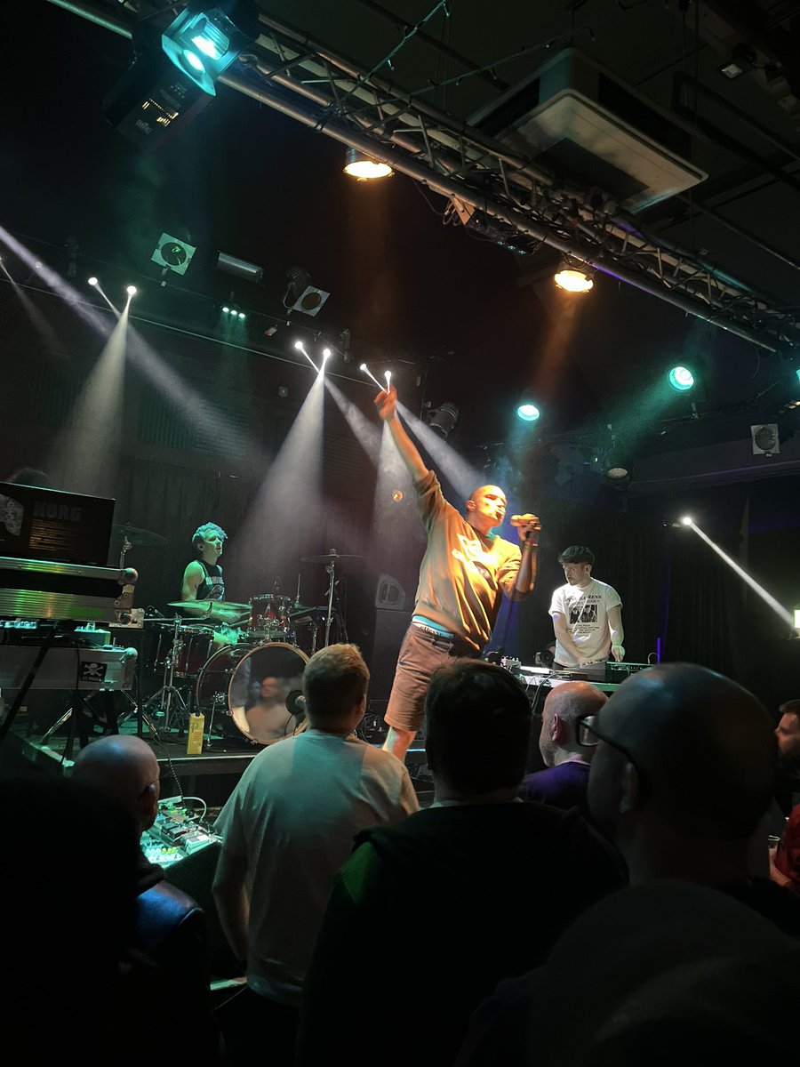 budheronevents's tweet photo. Leeds Leeds. Night out watching @Benefitstheband and @helloscrounge at @LendingRoomLDS tonight. Wow what a gig ❤️❤️ Awesome. #livemusic #benefits #scrounge https://t.co/QzSGKP07rx
