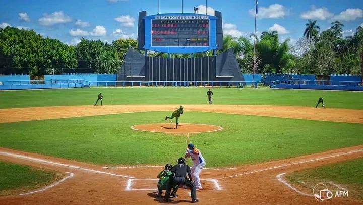BeatonNunez's tweet photo. Igualada a dos triunfos serie particular entre Pinar del Río y Sancti Spíritus en la #62SNB
Estadio: José Antonio Huelga.
SSP -0 - 3 - 1
PRI - 2 - 7 - 2
Este domingo a partir de las 2 de la tarde 5to enfrentamiento de la subserie, nuestros #GallosEspirituanos #VanConTodo https://t.co/TQqQixPG0G