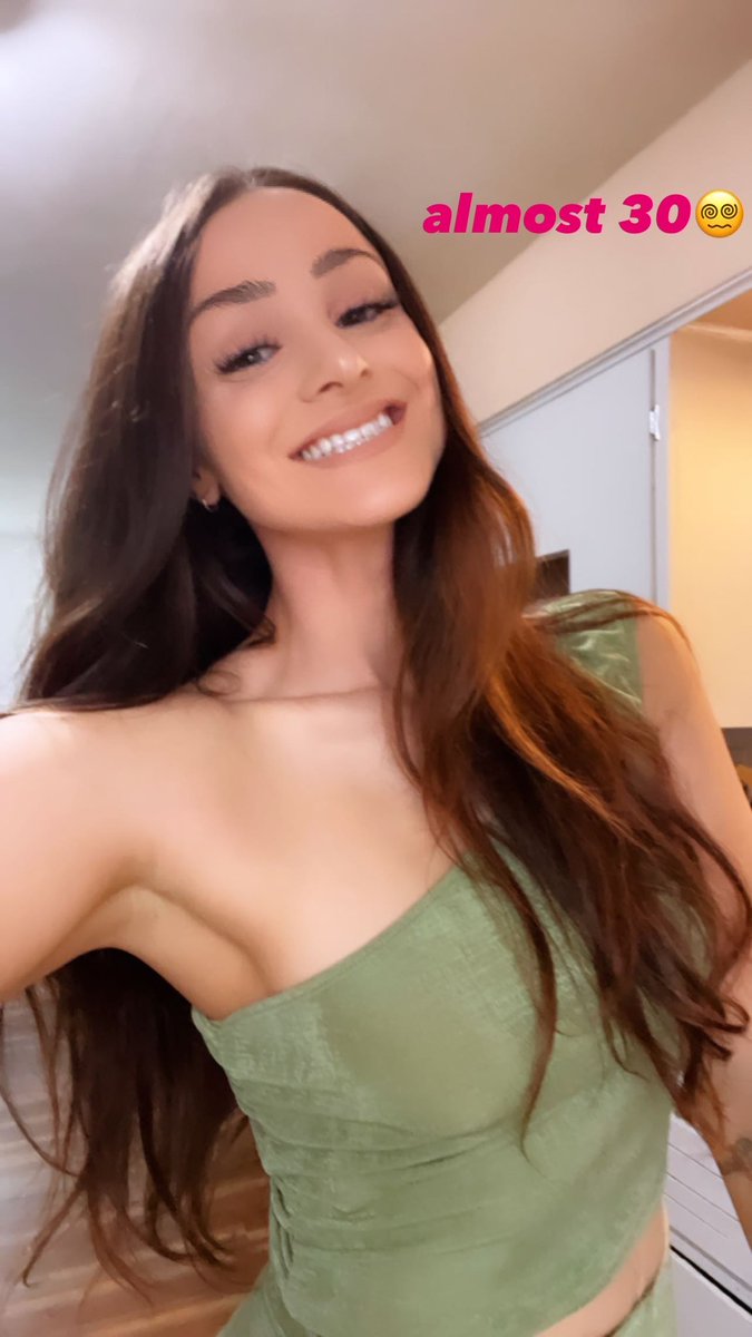 livyyF's tweet photo. do we keep celebrating bdays after 30?😂🙃 https://t.co/oW39Ve4n6P