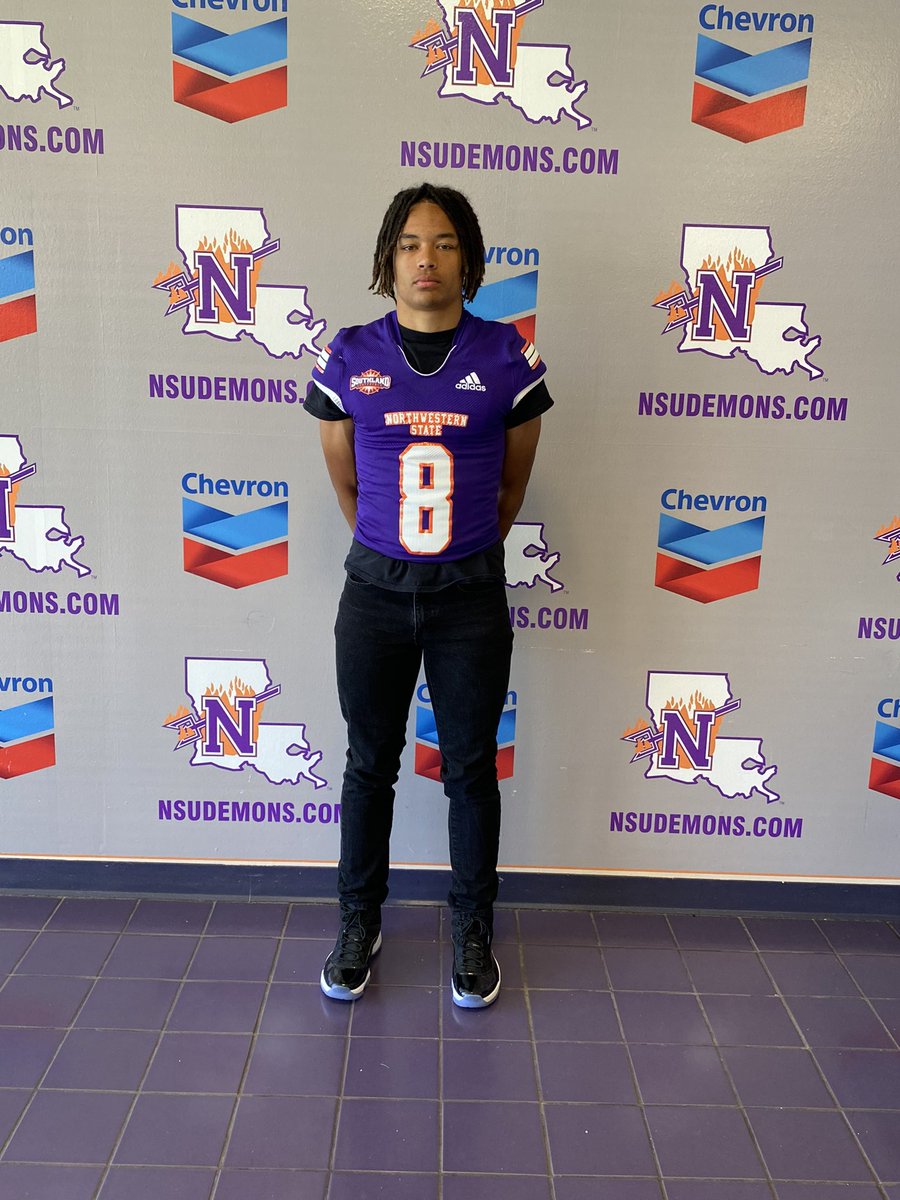 JakariJr9's tweet photo. Thank you @NSUDemonsFB for having me and my fam. Thank you @KWashington_7 for the invite sir we had a great time. https://t.co/YY4SEB31Fj