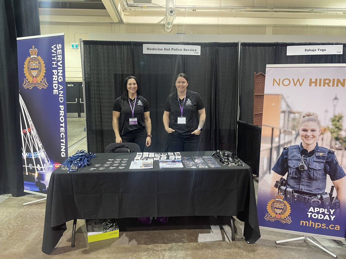AWIPS_AB's tweet photo. Looking for a new exciting career?
I know who’s hiring!
Check out @AWIPS_AB
@AlbertaSheriffs @CalgaryPolice & @medhatpolice at the BMO Center Calgary for the National Women’s Show!
#albertasheriffs
#calgarypolice
#medicinehatpolice
#awips https://t.co/MtuKzY4Plg